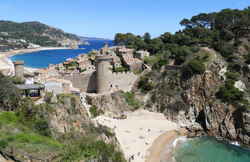Murallas de la Vila Vella, Spain